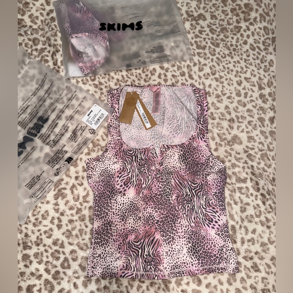 SOLD!!!! SKIMS Sleep Tank UNRELEASED VDAY 2026 Print